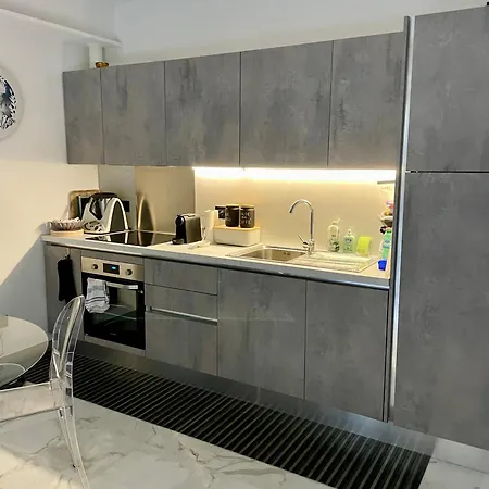 A Due Passi Dal Mare Apartment *